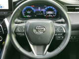 握りやすいステアリングは、運転の楽しさを高めます。操作性にも優れており、スムーズなハンドリングを実現。快適な運転体験を。
