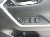 広々とした車内空間に優れた燃費性能。更にデザインも上質で人気のお車です!