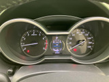 視認性の高いメーター類で、運転に必要な情報を的確に把握できます。運転に集中できる、シンプルなデザインも魅力です。