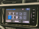 ラジオやテレビ、Bluetooth、USBなど複数の音源を選べる画面を備え、聴きたいコンテンツに合わせて切り替えられます。日常の移動時間を快適に過ごすための便利な装備です。
