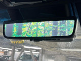 【デジタルインナーミラー】後席の大きな荷物や同乗者で後方が確認しづらい時でも安心!カメラが撮影した車両後方の映像をルームミラー内に表示。クリアな視界で状況の確認が可能です!