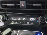 温度設定ができるオートエアコン付
