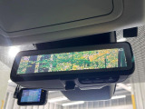 【デジタルインナーミラー】後席の大きな荷物や同乗者で後方が確認しづらい時でも安心!カメラが撮影した車両後方の映像をルームミラー内に表示。クリアな視界で状況の確認が可能です!
