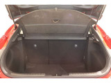 ■トノカバー■ ラゲージルーム内の荷物をカバーし、車外から見えなくする事により盗難防止にもなります。さらに車内をスッキリ見せる事が出来ます。