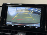 【バックモニター】 車庫入れの後方確認や、バックで駐車場に出入りの際等に後方を確認するのをお手伝いできます