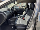 洗練されたデザインの室内空間です。操作しやすい配置で、快適な運転をサポートします。長時間のドライブでも、疲れにくい工夫が凝らされています。