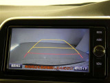 バックガイドモニターで、後方を確認しながら安心して駐車することができます。運転初心者も熟練者も必須の機能ですよ!