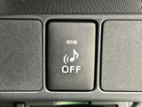 音符のマークとOFF表示が大きく記され、スイッチの役割を目で確認しやすい配置です。周囲のパネルとも見分けやすく、運転席まわりの機能を使い分ける際に目に留まりやすい装備です。