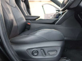 パワーシート搭載。微妙な調整が手軽にでき、ピッタリなポジションで運転することが可能です。