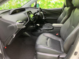 シンプルで機能的な内装が、運転をサポート。視認性の高いメーター類が、安全な運転を支援します。快適なドライビングをどうぞ。