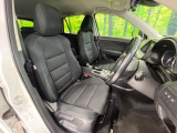 運転席シート廻りは使用感も少なく、良好な状態となっています。丁寧に使われていたことがよくわかりますね。