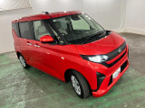 赤が印象的なムーヴ。走行5キロ&社用車上がりで、使いやすさと価格メリットを両立した一台です。