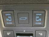 【パワーバックドア】スマートキーや運転席のボタンを押すだけでリアゲートが自動で開閉します!荷物を持っている時や、高い位置にあるバックドアを閉める際に便利な機能です♪
