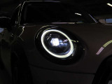 LEDヘッドライト キセノンに比べて明るさと照射範囲が向上し、消費電力も低減のため省燃費に貢献。