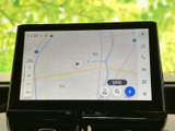 目的地までスムーズに導航。わかりやすい表示で、初めての道でも安心してお出かけいただけます。最新情報も受信可能ですよ。