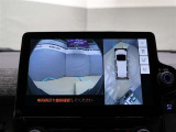 パノラミックビューモニター付きです。車両を上から見たような映像をディスプレイオーディオ画面に表示。運転席からの目視だけでは見にくい、車両周辺の状況をリアルタイムでしっかり確認できます。