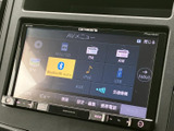 ラジオやBluetooth Audio、USBなど、利用できる音源を画面で選択できます。普段使う音楽やラジオに合わせて切り替えられ、車内での時間を快適に過ごせます。