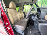 運転席シート廻りは使用感も少なく、良好な状態となっています。丁寧に使われていたことがよくわかりますね。