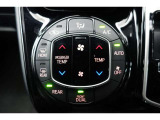 ★エアコンはオートタイプが装着済みです!オートモードにしておけば、車内温度を設定するだけで風の料や吹き出し口の切り替えを機械が行ってくれます!一年中快適な環境を作れますよ♪