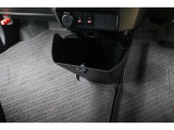 運転席と助手席の間にセンターロアボックスがあります!