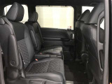 ゆとりある広々とした車内空間は、ドライブを始め買い物やレジャーなど、幅広く活躍します。一人でもみんなとでもお出かけを楽しみましょう!