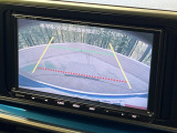【バックカメラ】駐車時に後方がリアルタイム映像で確認できます。大型商業施設や立体駐車場での駐車時や、夜間のバック時に大活躍!運転スキルに関わらず、今や必須となった装備のひとつです!
