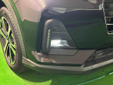 LEDフォグランプ LEDの明るい光が霧の発生や悪天候時に視界確保をサポートします!更にフロントLEDイルミネーションランプで昼間の視認性を高めます。