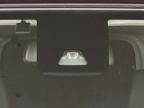【スマートアシスト】走行中に前方の車両等を認識し、衝突しそうな時は警報とブレーキで衝突回避と被害軽減をアシスト。より安全にドライブをお楽しみいただけます。