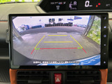バックカメラ映像を大きく表示するので、駐車がより安全になります。狭い場所でもスムーズに運転でき、運転に自信がない方にもおすすめです。