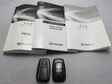 取説・メンテナンスノート・スマートキーの3点セットです。