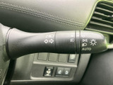 操作しやすいウインカーレバーで、スムーズな車線変更をサポートします。直感的な操作感で、運転に集中できます。安全な運転に貢献します。