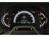 マルチインフォメーションディスプレイ付きのメーターです!エコ運転へ導く多彩な情報を表示してくれます。
