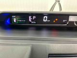 速度に加え、さまざまな車両情報を確認できるメーターです。