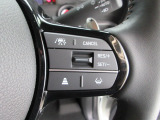 Hondaセンシングの機能のひとつ、アダプティブクルーズコントロール付!アクセルから足を離しても設定したスピードと前車との車間を保ち走行してくれます!車線維持もアシスト☆高速道路で疲労軽減ですね☆