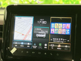 ナビゲーションやテレビ、オーディオなどの情報を一画面に表示。各機能の状況をまとめて確認しやすく、目的地の設定や音楽選びも画面からスムーズに行える便利な装備です。