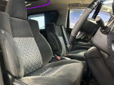 運転席も広々としており運転しやすい環境を実現しています☆