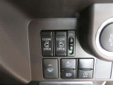 両側パワースライドドア付きだから、狭い駐車スペースなどでの 乗り降りラクラク!小さなお子さまのいるご家庭には嬉しい装備。