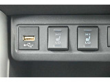運転席・助手席ともにシートヒーター付き!!