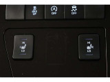 運転席と助手席には寒い日の肩や腰、冷えやすい下肢を温めてくれるシートヒーターが付いております!
