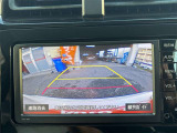 バックカメラで後方確認できます