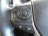 ステアリングスイッチは、ハンドルを握ったままでオーディオの各種操作や車両情報の切替ができるので安全です。
