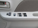 電動格納ドアミラーも装備されています。