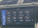 画面をスワイプして次のメニューへ。車両に備わるさまざまな機能へタッチ操作でアクセスできます。
