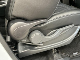 【運転席シートリフター】運転席の座面の高さを調整!視界の良い位置に高さを調整することで、運転の安全性が向上します☆