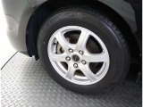 かっこいいホイールですね。 車のイメージを大きく左右するホイール部分はコダワリを持ちたいですね。