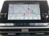 高精細な地図表示で、目的地までスムーズに案内してくれます。Apple CarPlayにも対応し、スマートフォンとの連携も可能です。運転に集中できます。