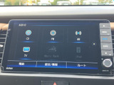 CDやFM、AMなどの選択肢が画面に並び、聴きたい音源を見つけやすい表示です。操作メニューも整理されており、日々の移動中にお好みの音楽や番組を選べます。