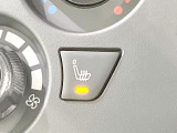【シートヒーター】寒い日に重宝するシートヒーター!エアコンより早く温まってくれるので寒がりの人も安心ですね♪エアコンの温風は乾燥するから苦手、という方にもをおすすめです。