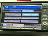 停車中にテレビや映像を楽しむことができます。長距離移動の休憩時間に、リラックスした時間をお過ごしください。快適な空間を提供します。