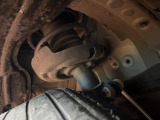 お車を安心してお乗りいただく為には、足回りの定期点検が欠かせません。サービスサポート(有償保証)では無料点検もご提供しており、安心のカーライフをお過ごしいただけるサポート体制が整っています。